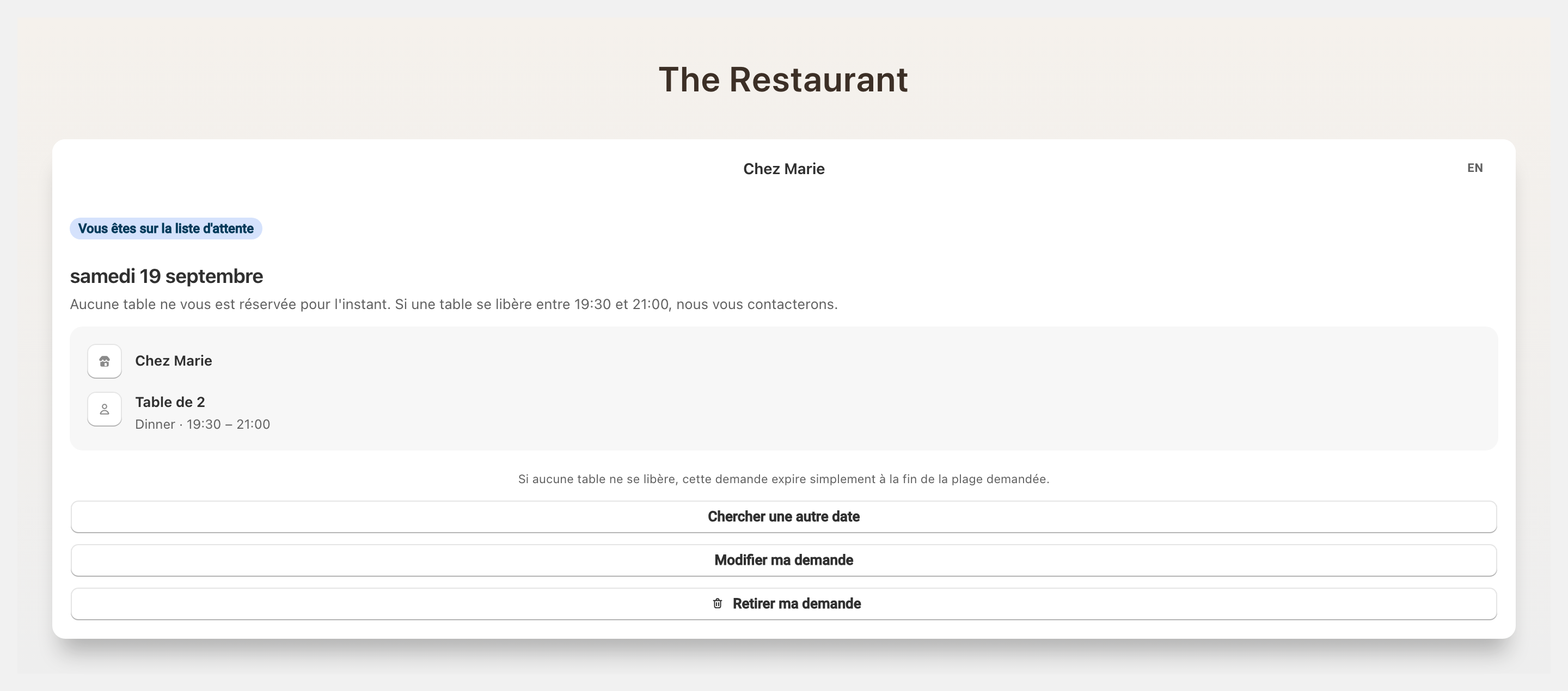 La page que le client ouvre depuis son email : le bandeau Vous êtes sur la liste d'attente, la date, le service, la plage et le nombre de personnes, puis les boutons Chercher une autre date, Modifier ma demande et Retirer ma demande.