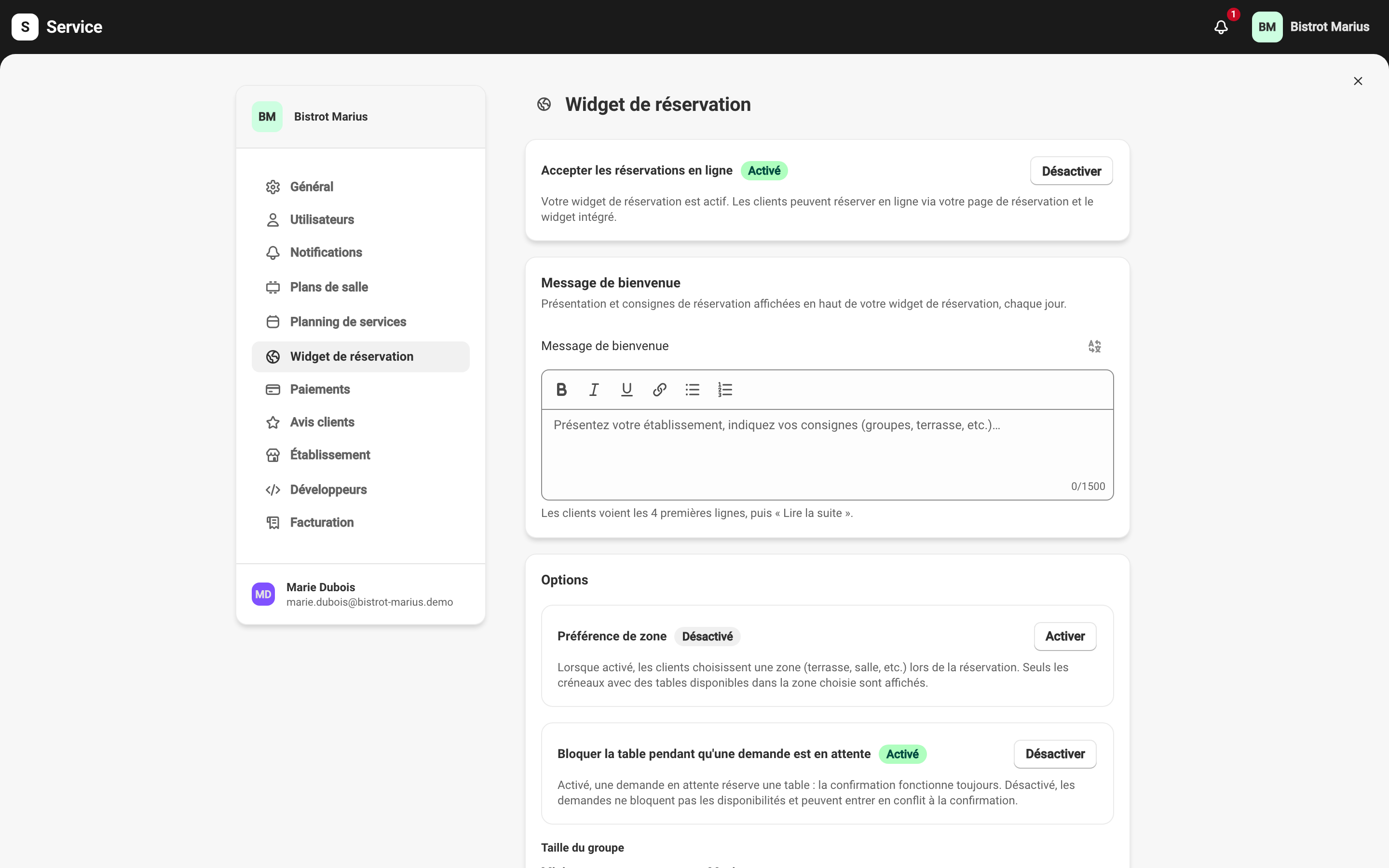L'écran de configuration à Paramètres → Widget de réservation : l'interrupteur Accepter les réservations en ligne, activé, en haut, suivi du message de bienvenue et des options.