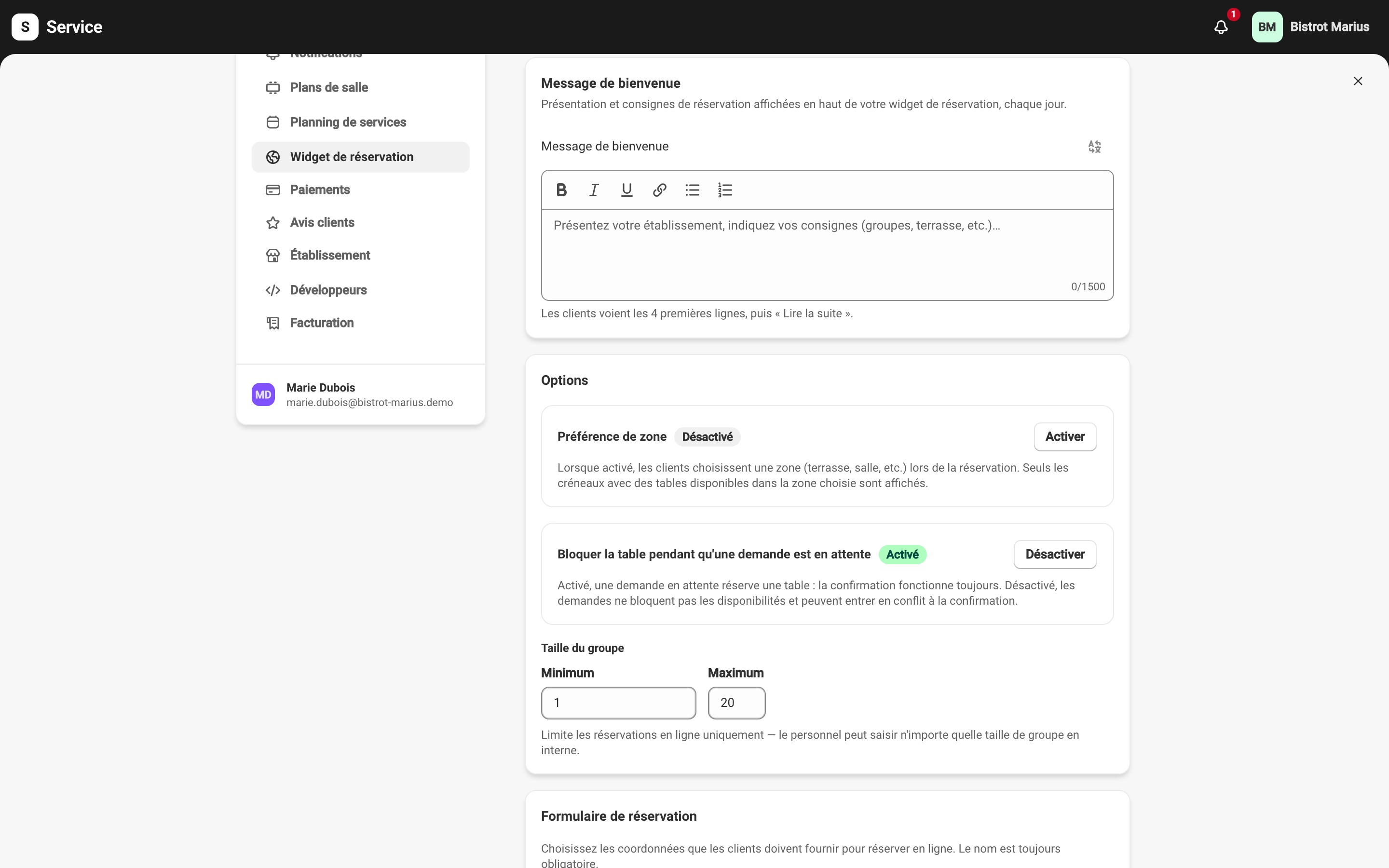 La carte Message de bienvenue à Paramètres → Widget de réservation, avec l'éditeur de texte enrichi, le compteur de caractères et l'icône de traduction.