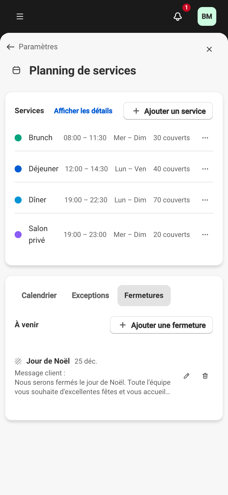 L'onglet Fermetures du planning de services : la fermeture « Jour de Noël » du 25 décembre figure dans la section À venir, à côté du bouton Ajouter une fermeture.
