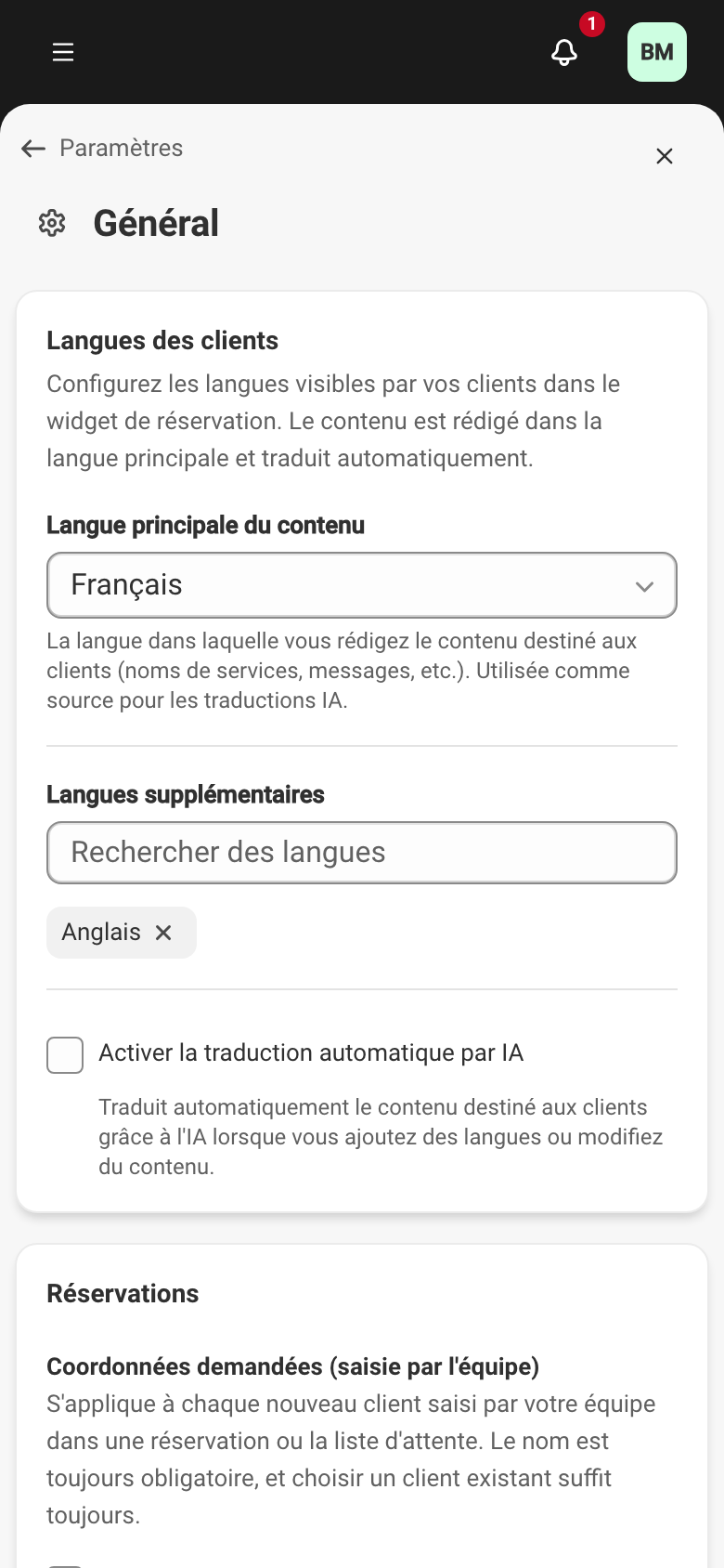 La section Langues des clients : langue principale, langues supplémentaires et traduction automatique par IA.